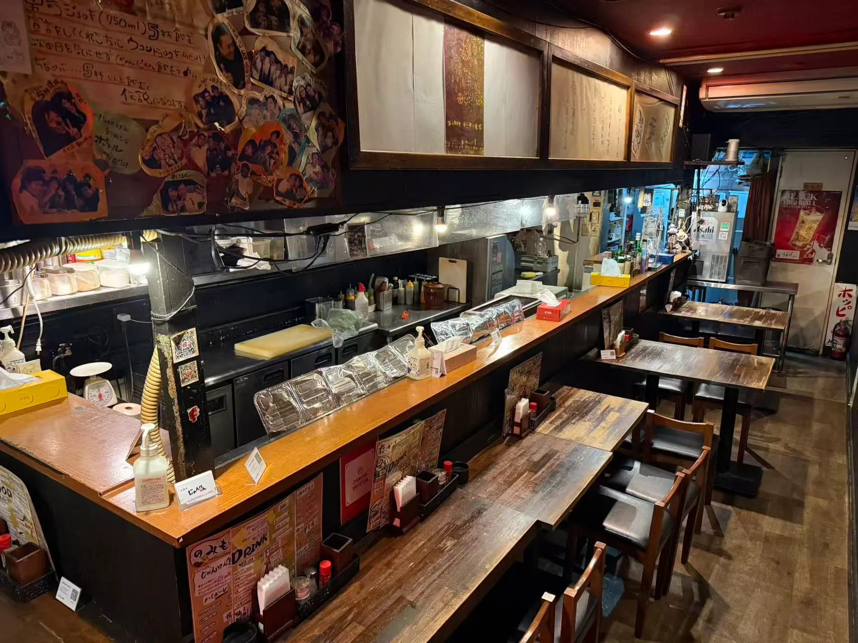 じゃんけん 蒲田店の外観と入口